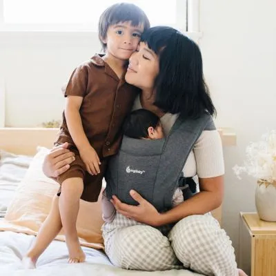 Ergobaby Porte Bébé Embrace Gris 27 Ergobaby Porte Bébé Embrace Gris – Image 26