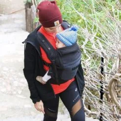 Je Porte Mon Bébé / Love Radius Porte Bébé PhysioCarrier En Coton Noir Et Anthracite 17 Je Porte Mon Bébé / Love Radius Porte Bébé PhysioCarrier En Coton Noir Et Anthracite -Sorties et bagagerie boutique porte bebe physiocarrier en coton noir et anthracite 3