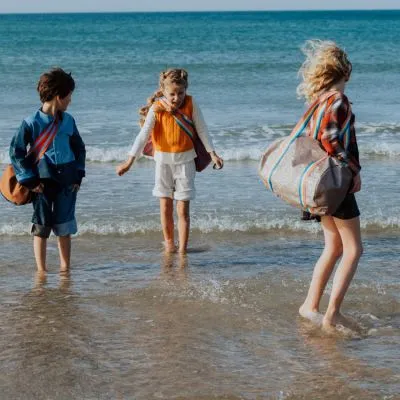 CARAMEL & CIE Sac Week-end Enfant Pailleté Cuivré 7 CARAMEL & CIE Sac Week-end Enfant Pailleté Cuivré – Image 5