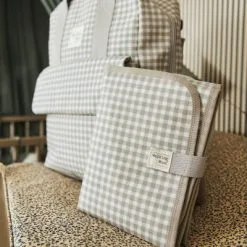 Walking Mum Tapis à Langer I Love Vichy Gris -Sorties et bagagerie boutique tapis a langer i love vichy gris 6